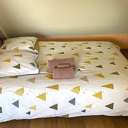 D'hotes Les Grillons Bed and breakfast